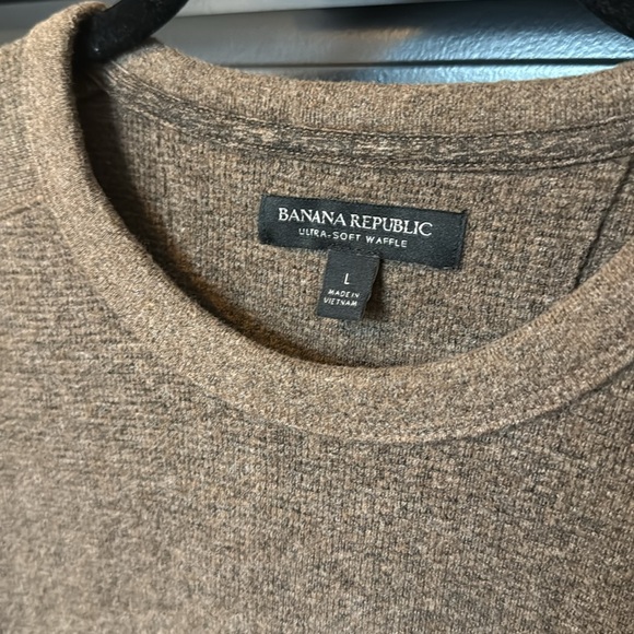 Banana Republic Men’s Ultra-Soft Waffle Sweater - Picture 4 of 5